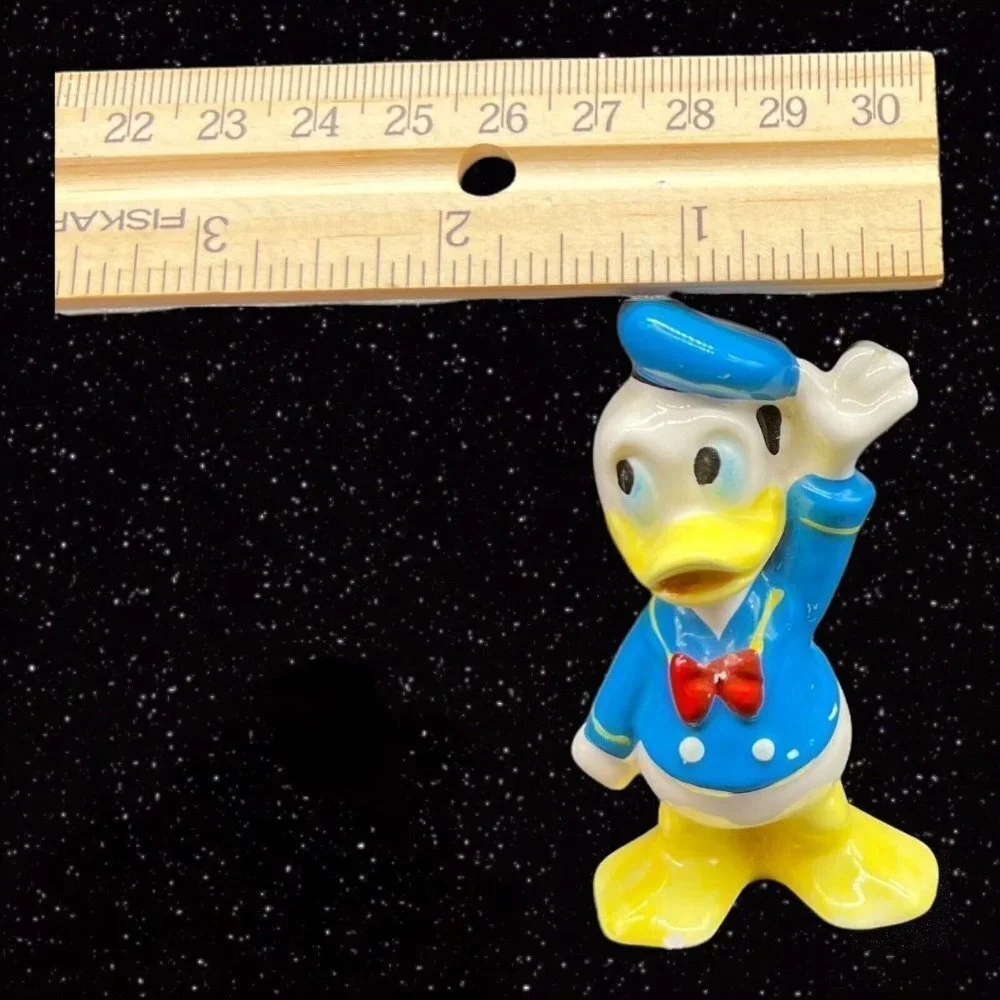 Walt Disney World Donald Duck Japanese Figure Figurine Japan Ceramic‎ 3”T 2”W